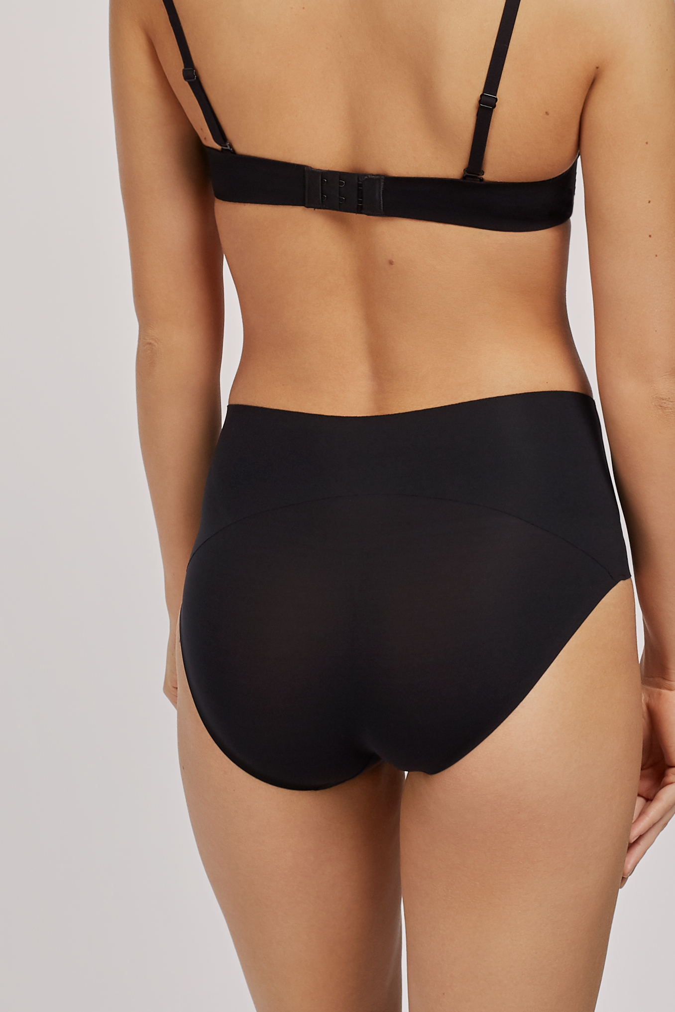 GISELA – Slip A Vita Alta In Microfibra Ultra-Expand – Nude – Nero - immagine 7