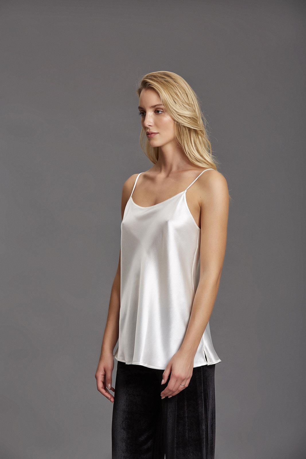 ANDRA – Top Sottogiacca In Raso Effetto Seta Con Spalline Regolabili – 7 Colori