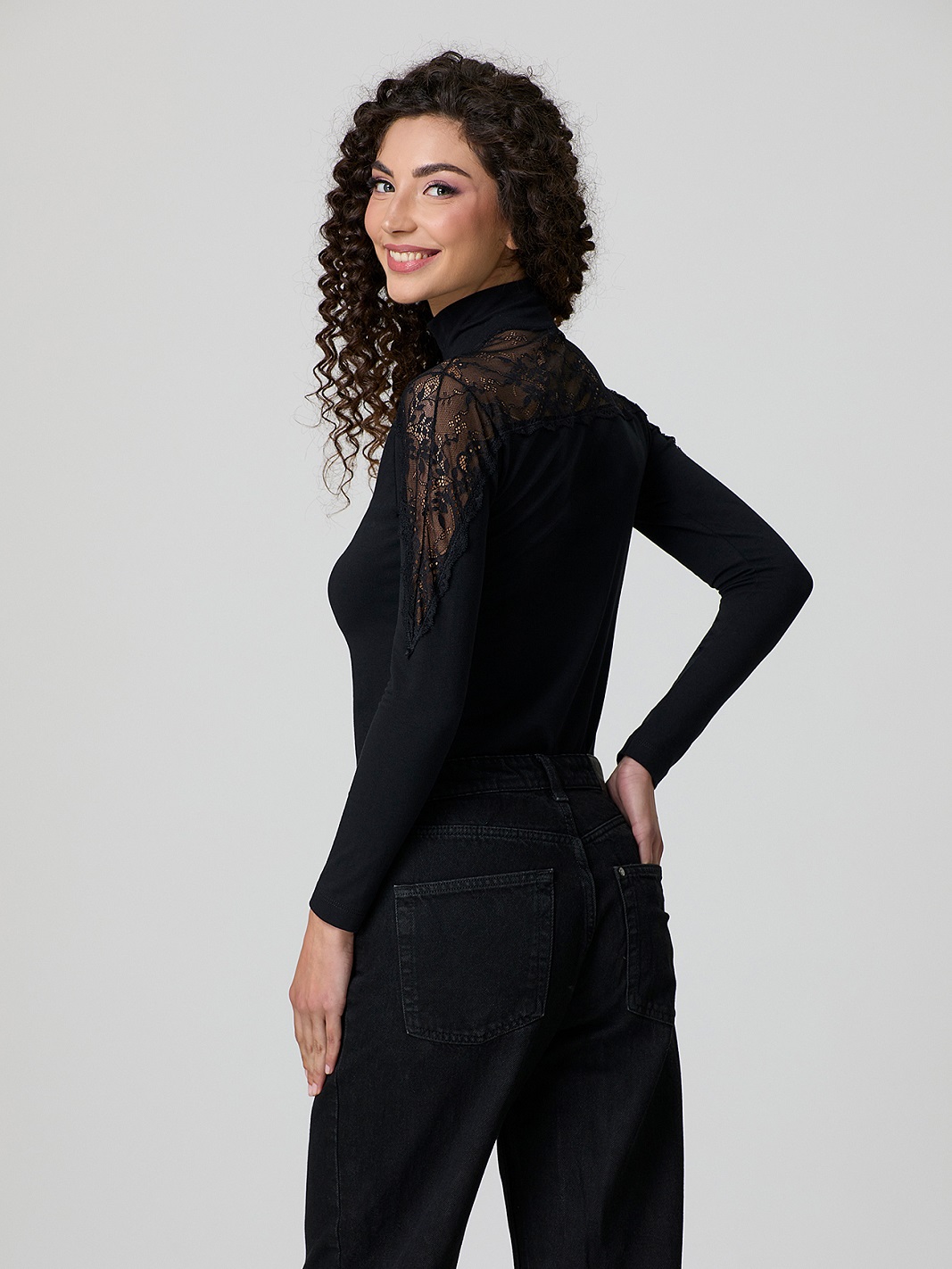 JADEA – Lupetto Sottogiacca Manica Lunga In Cotone Elasticizzato Con Pizzo - immagine 3