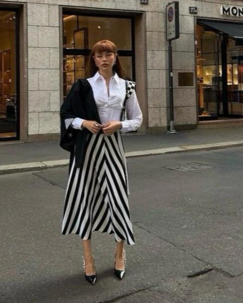 Gonna Geometrie metaforiche in bianco e nero - immagine 4